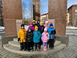 "Красная гвоздика - символ Победы" "Красная гвоздика - символ Победы".